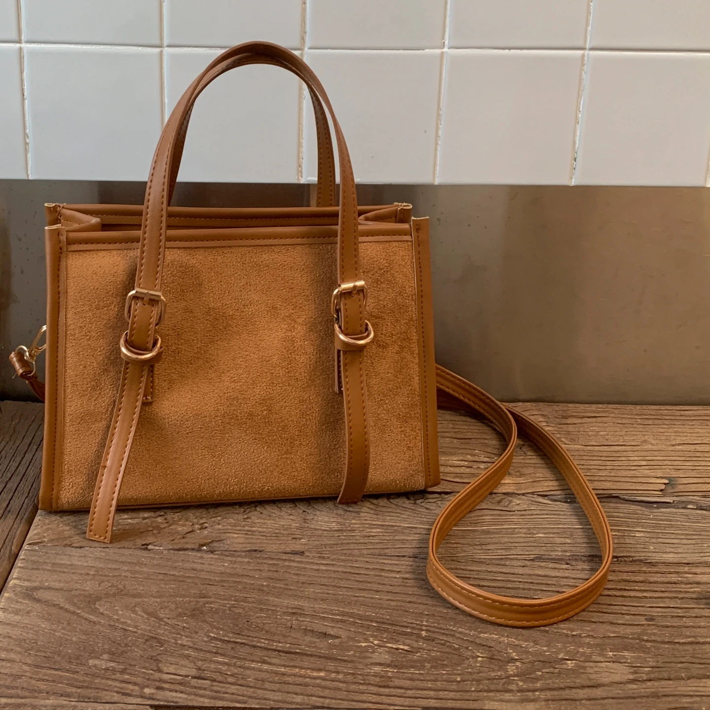 

Новая женская сумка 2025 года в корейском стиле, городская сумка через плечо, маленькая квадратная сумка-кроссбоди на каждый день, однотонная