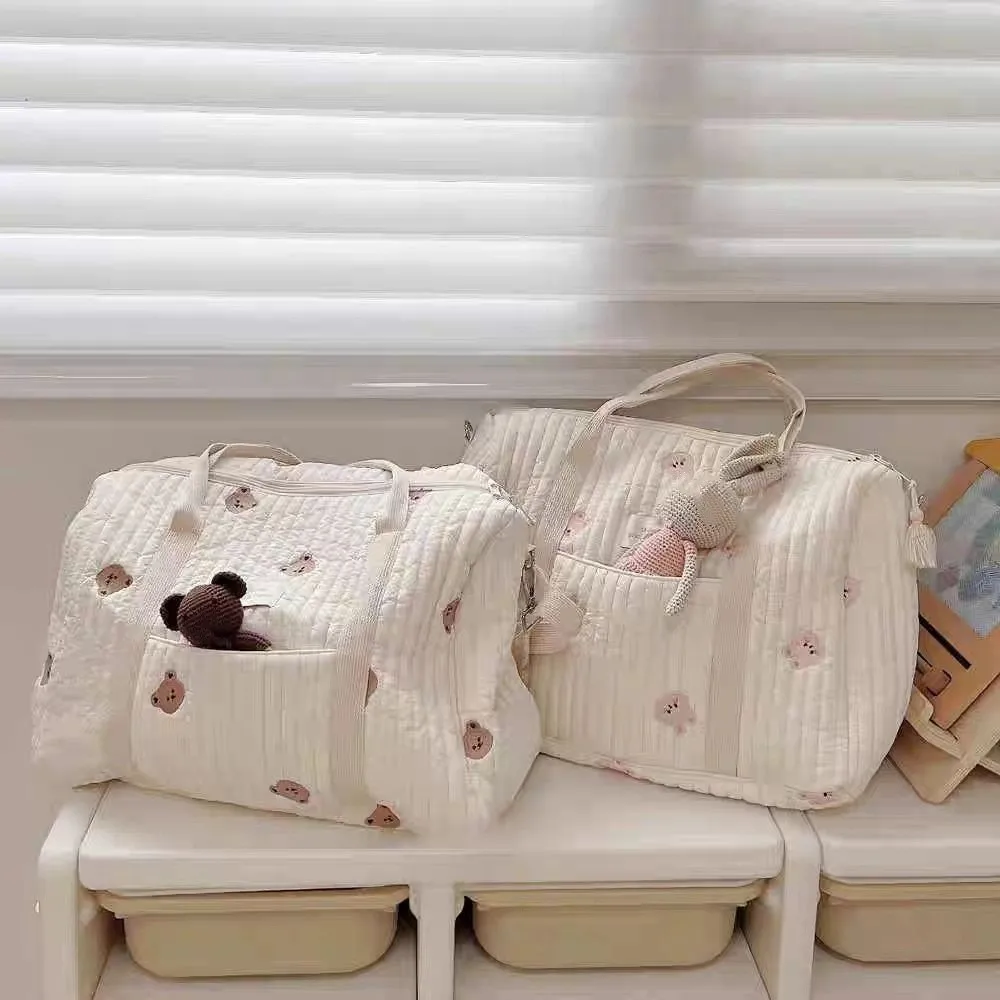 

Large Capacity Travel Luggage Bag Multi Functional Cartoon Bear Embroidered Travel Bag Sweet Flower Foldable Handheld Duffle Bag