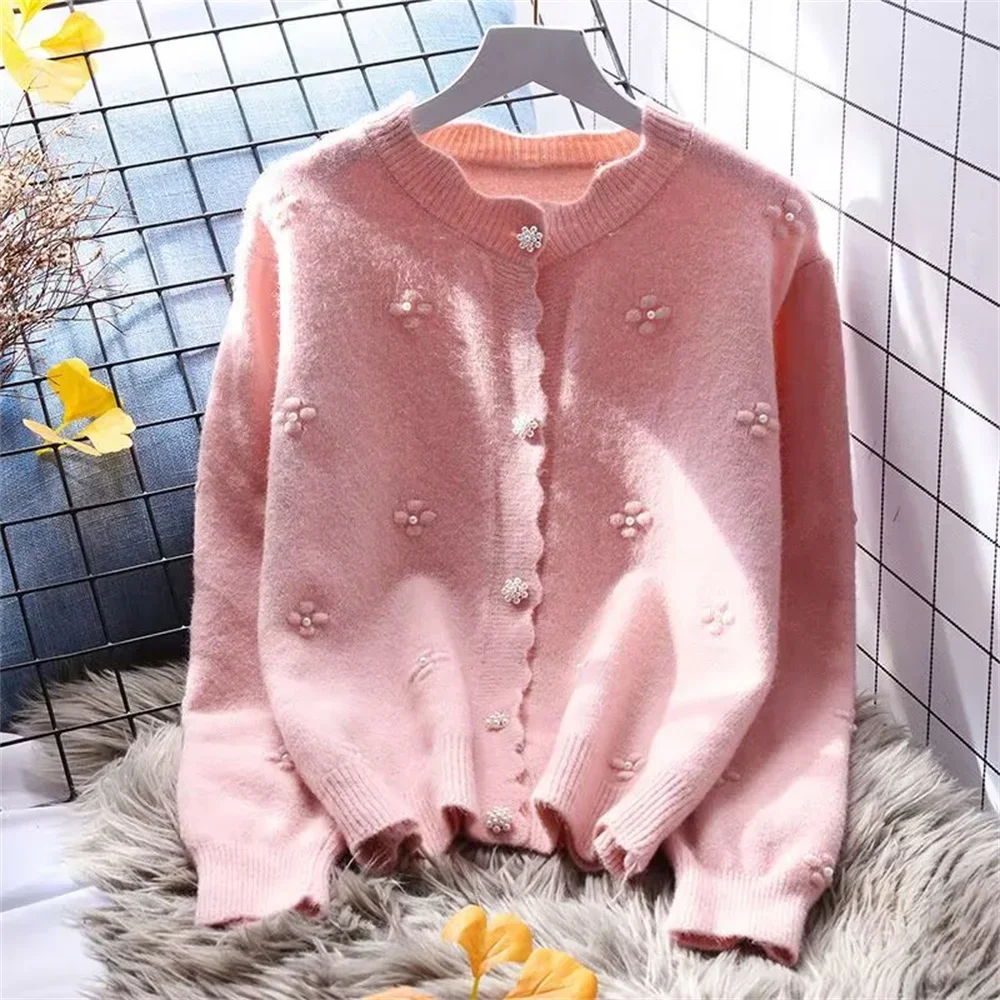 2025 Nuovo autunno e inverno fiore perla cardigan lavorato a maglia maglione a cuore abiti invernali donna maglione oversize da donna