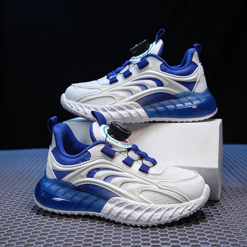 子供ランニングシューズメッシュ通気性ソフト軽量女子校生靴 2025 新しい夏滑り止めトレーニングテニスシューズ男の子