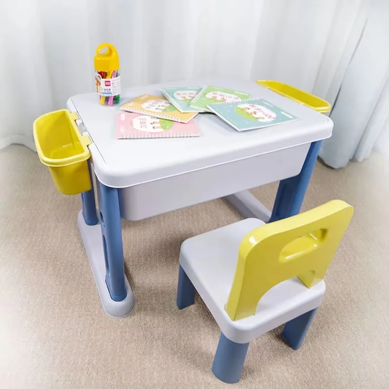 Children learn to play plastic toys building block table and chair set