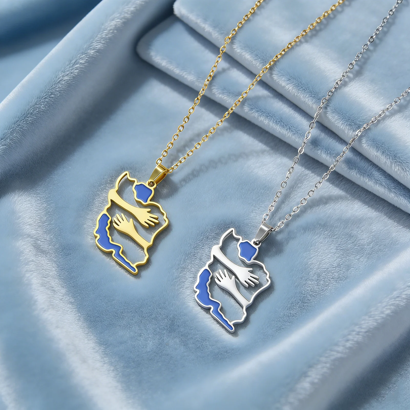 

2026 Hug Iran Map Pendant Necklace Enamel Hands Embrace Persian Jewelry Iranian Souvenir Emotional Gift Wholesale