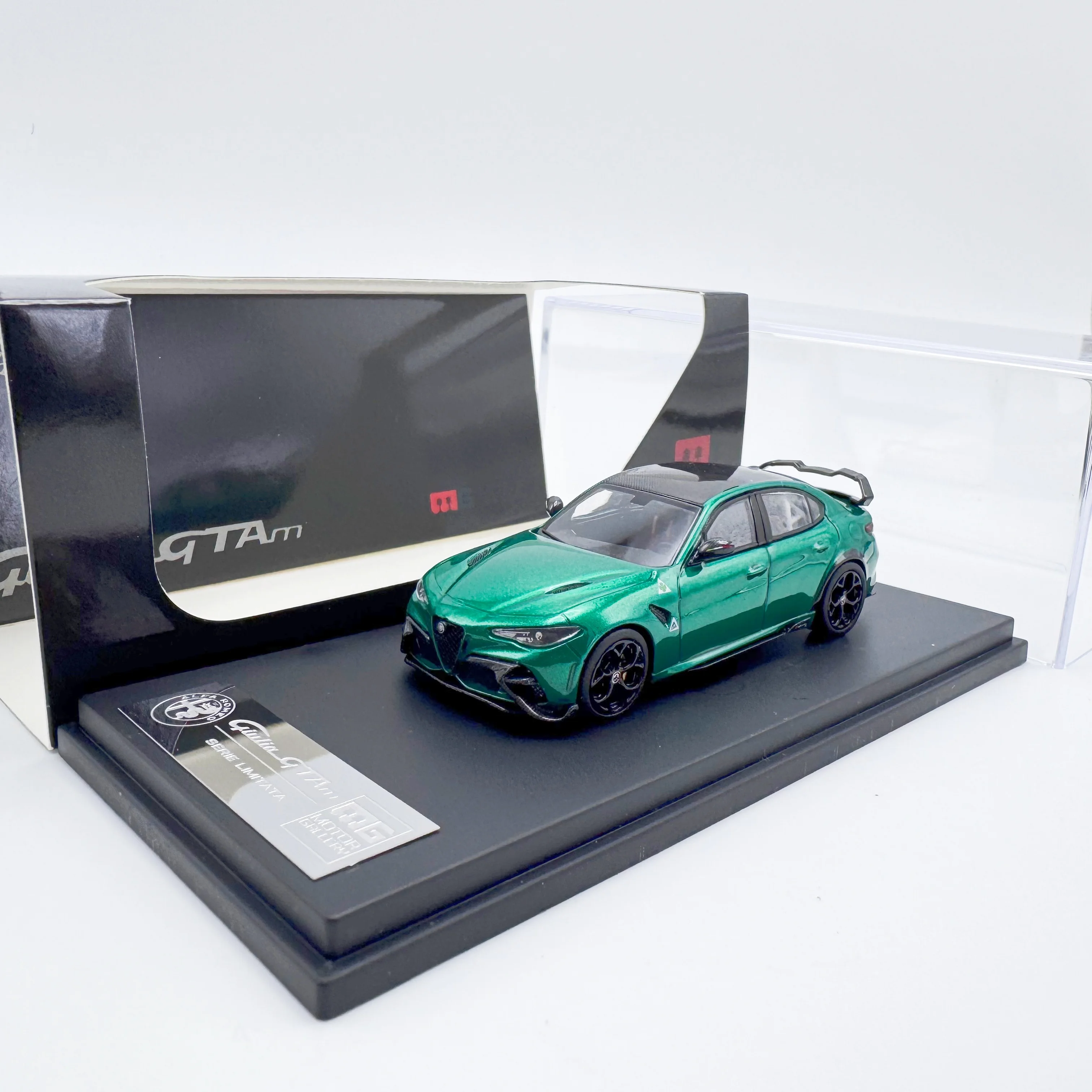 MOTOR GALLERY MG 1:64 GTAm Quadrifoglio Carbon Fiber Roof Diecast Alloy Car Model