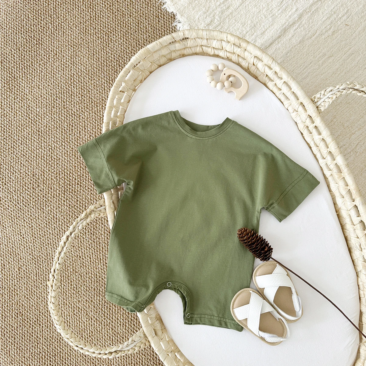 Newborn 2024 Baby Bodysuit Summer Cotton Rompers Solid Color Simple Short Sleeved Boys Girls 0-4Y Casual Clothing