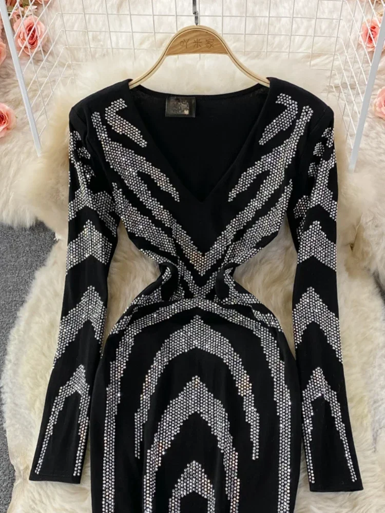 Women Sexy V-neck Hot Rhinestone Glittering Sequins Dress Long Sleeve New Arrivals Lady Sexy Fashion Autumn 2025 11D5642