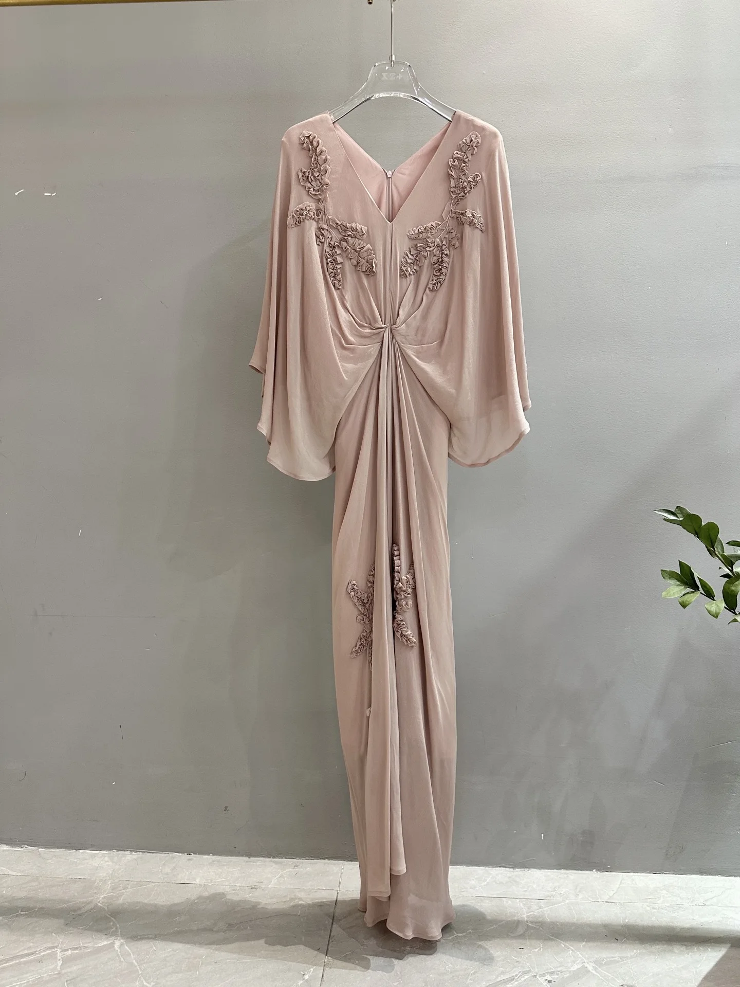 

2025 Women's Clothing Hand-embroidered double V-neck dress 0622