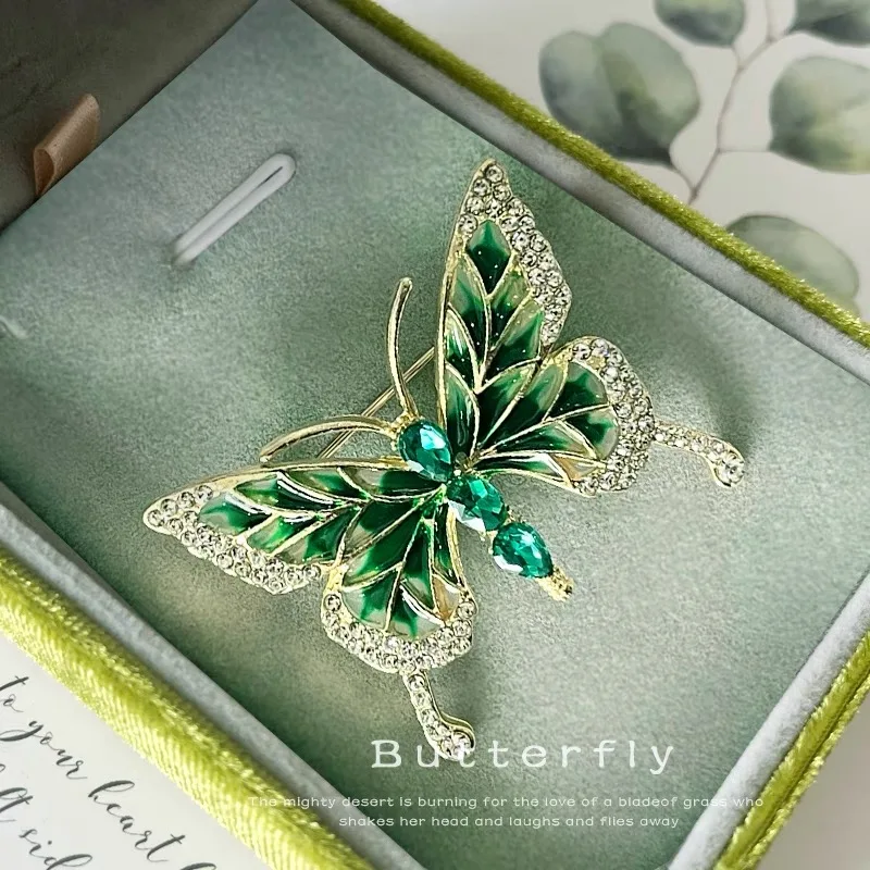 Elegant Green Crystal Butterfly Brooch For Women Fashion Lapel Pins Girl Clothing Coat Jewelry Party Accessories Gifts