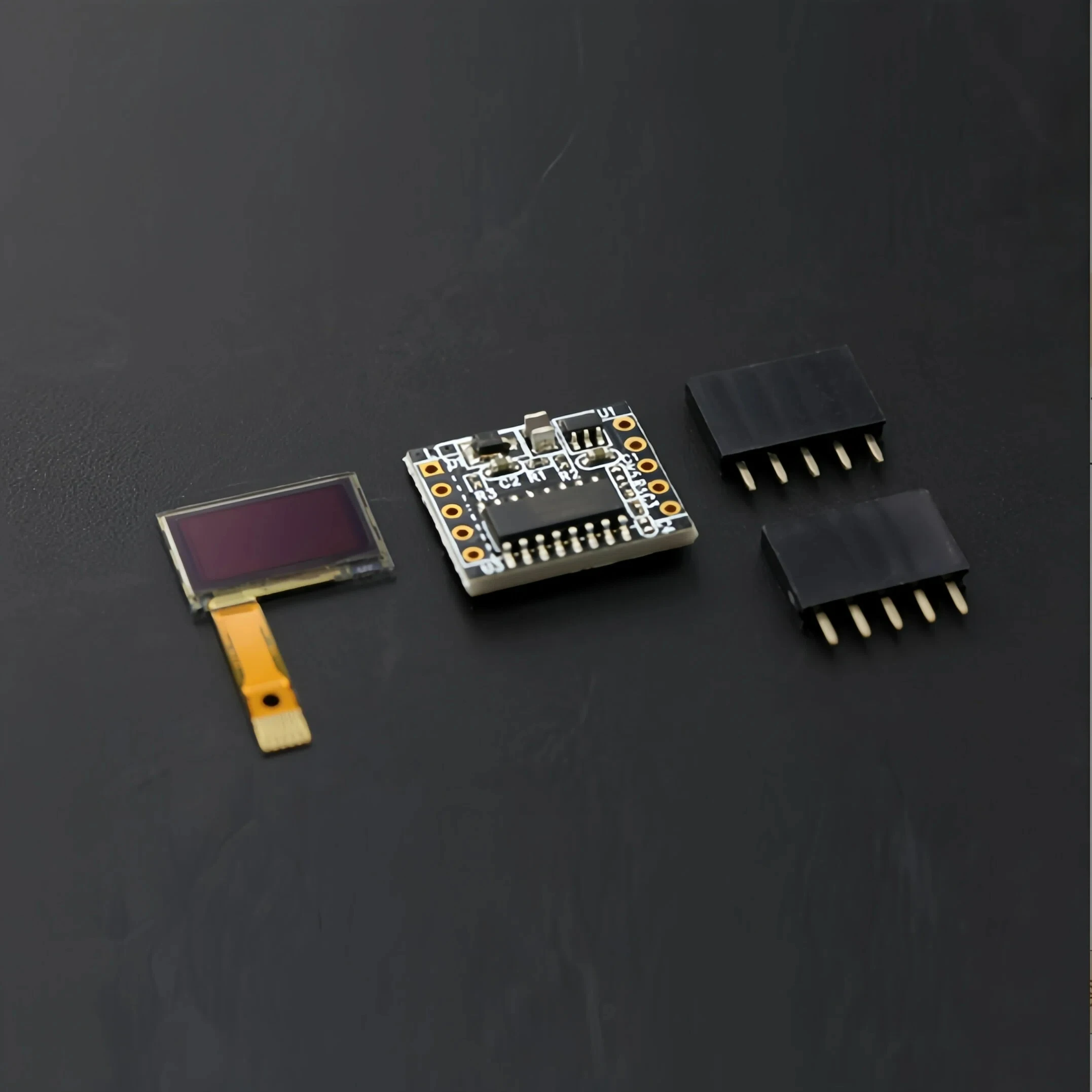 05”-mini-oled-display-60x32-white-spi-high-contrast-low-power-for-wearable-arduino
