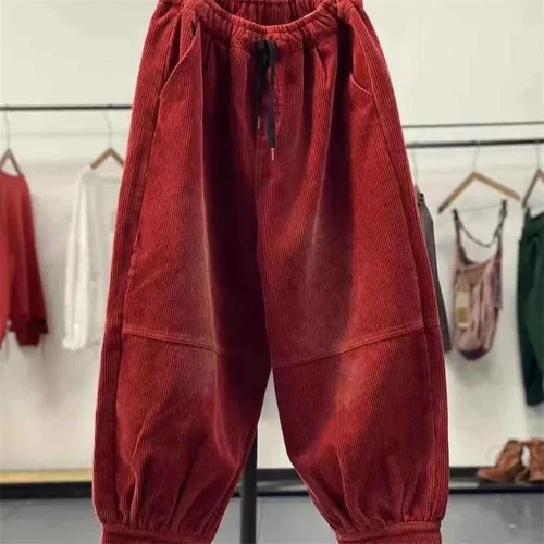 Imagen 2 del producto Pantalones de pana de talla grande 4XL para mujer, pantalones informales de terciopelo de cintura alta para mujer, pantalones bombachos holgados de invierno 2024