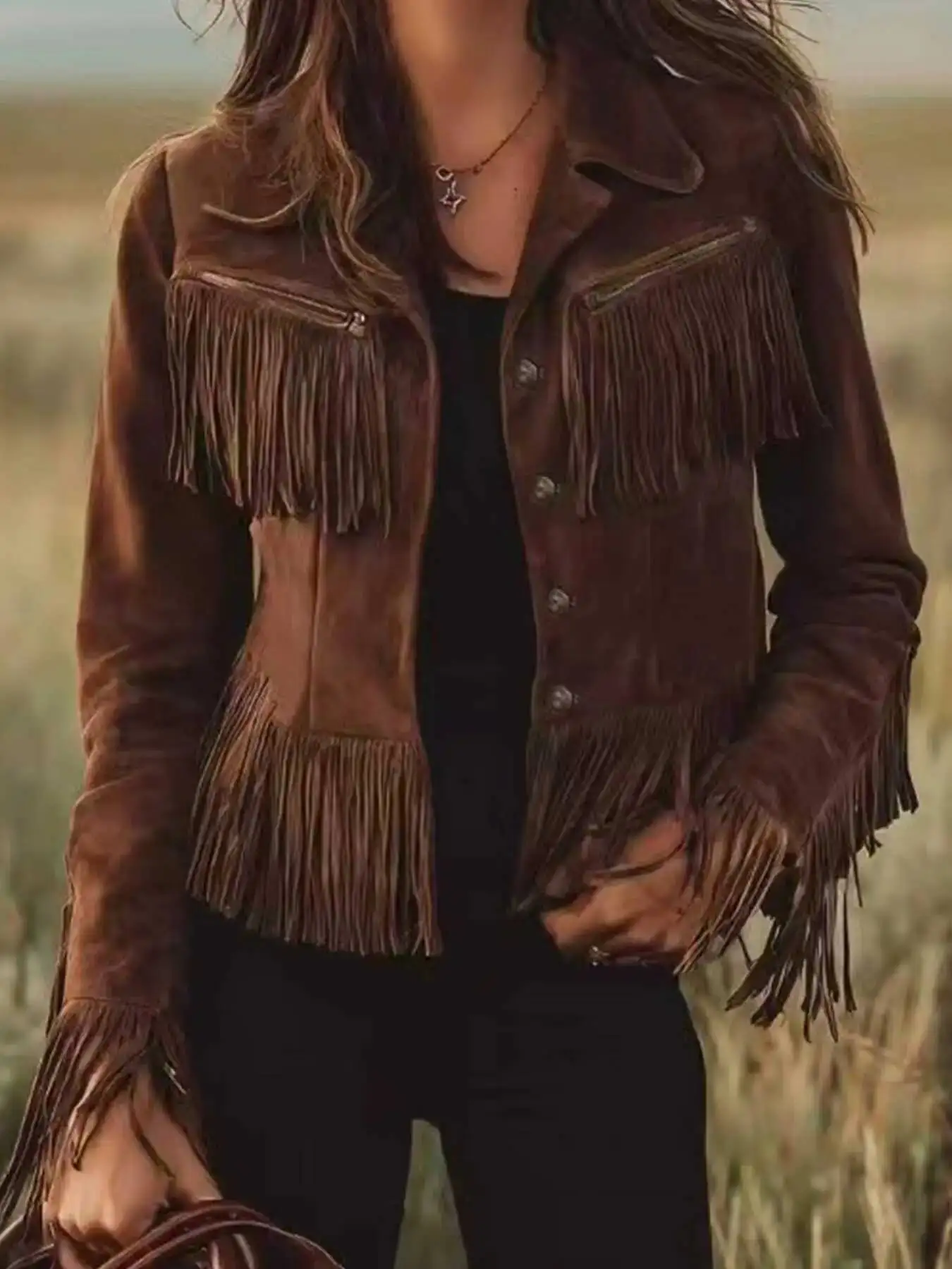 

Темно-коричневая короткая куртка из искусственной кожи с бахромой и отложным воротником с несколькими карманами, прочное пальто в стиле спецодежды с W