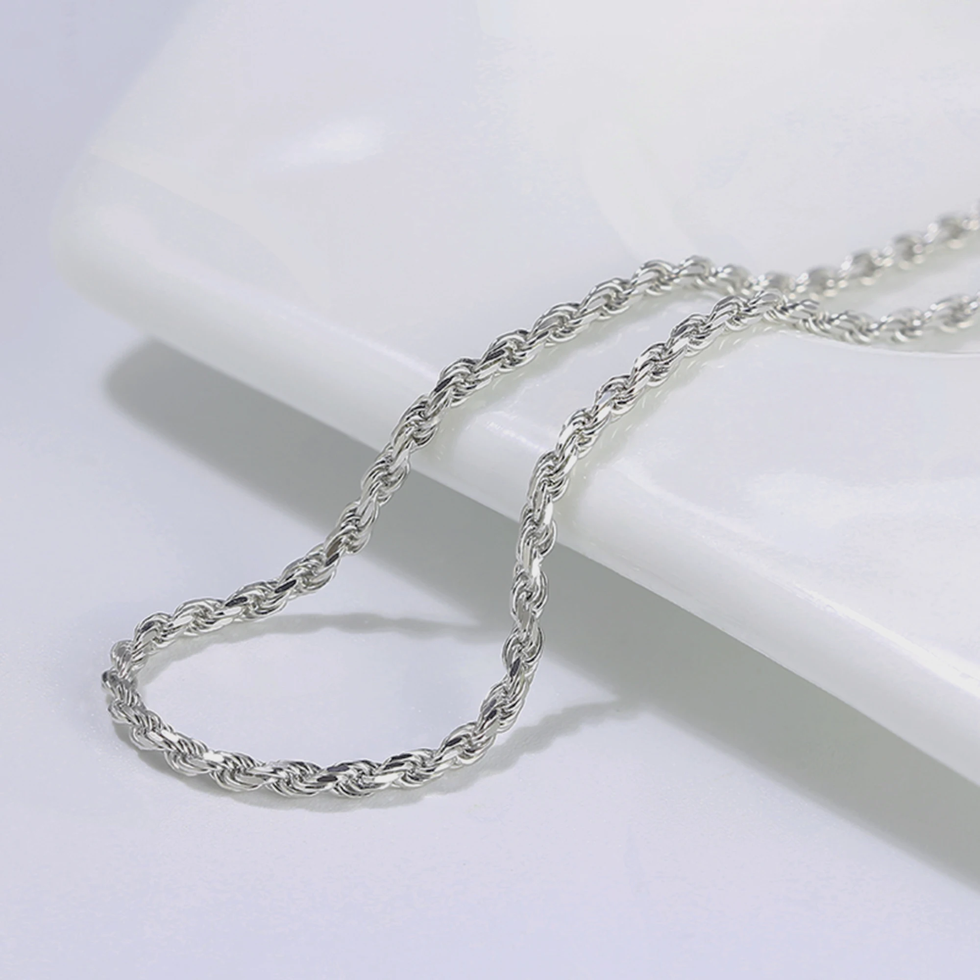Effie Queen Italy 1.2mm/1.5mm/1.7mm Diamond-Cut Braided Rope Chain Necklace Chic and Modern Jewelry for Women & Men Wearing SC29