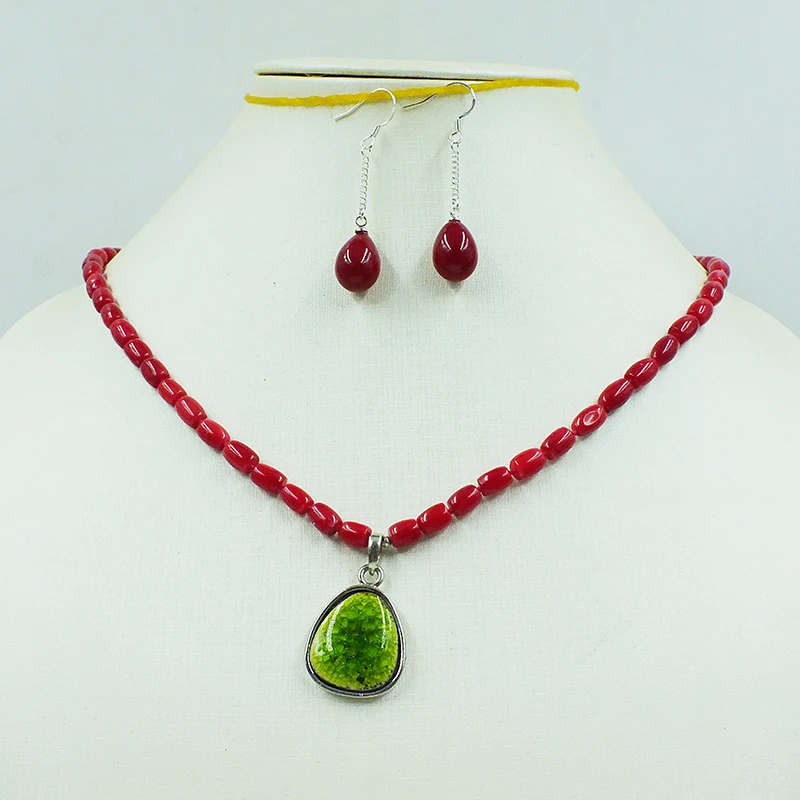 sweet   Valentine's Day gift Classical  Red Coral necklace    Semi-precious stones pendant 18