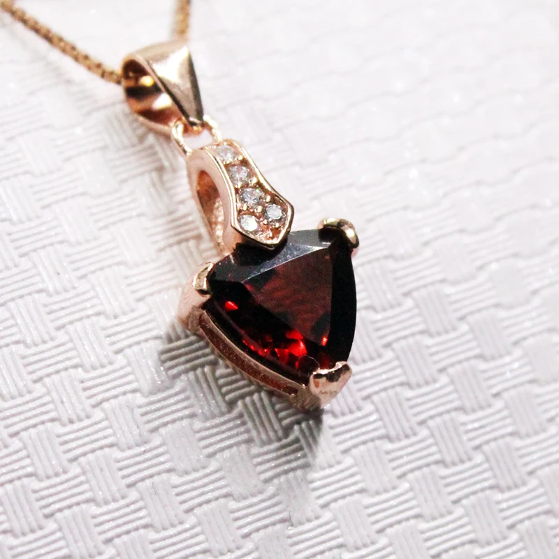 Low price disposal 925 Sterling Silver Natural Garnet Pendant with Certificate Triangle Cut 7mm Pendant for Her