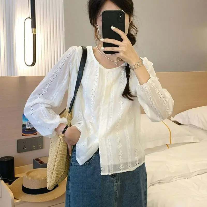 

Women Clothing Spring Fashion Casual Button Solid Color O-neck Female All-match Hollow Out Appear Thin Lace Long Sleeve Top Tee