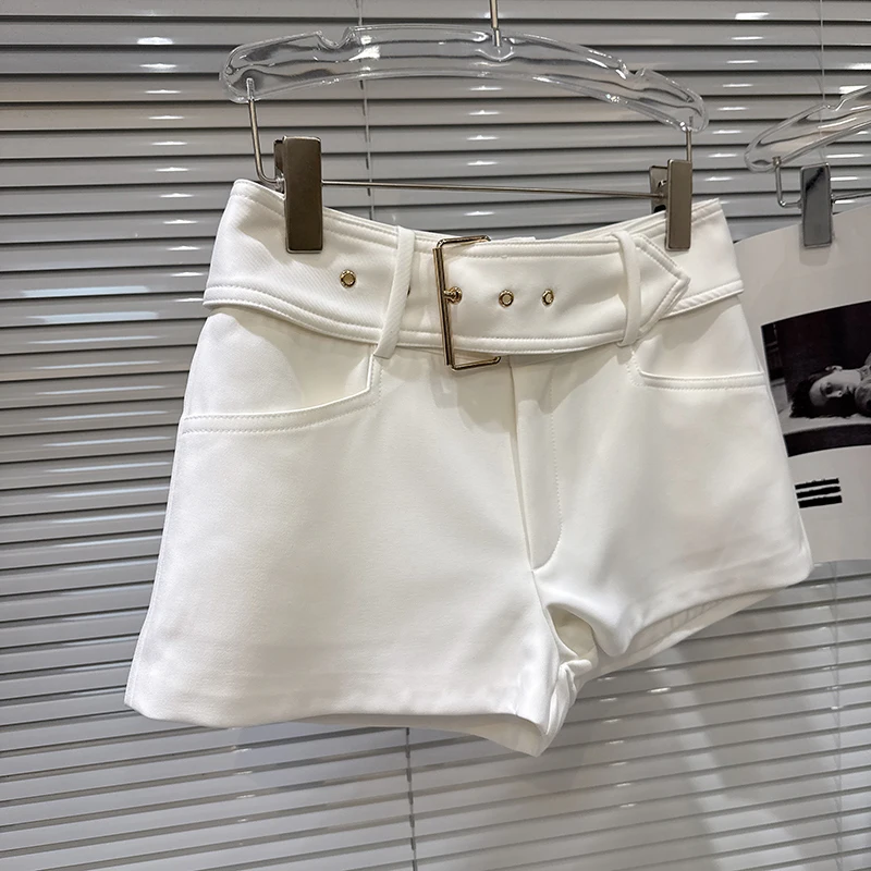 2025 Winter New Temperament Metal Buckle Wide Waist Belt Straightened Shorts Women Sexy Solid Color Simple Short Pants