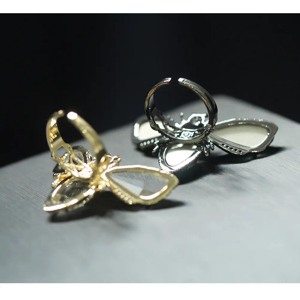 

Golden Crystal Bee Adjustable Ring, Fashion Personality Insect Shaped Statement Ring for Women, Versatile Daily Jewelry,