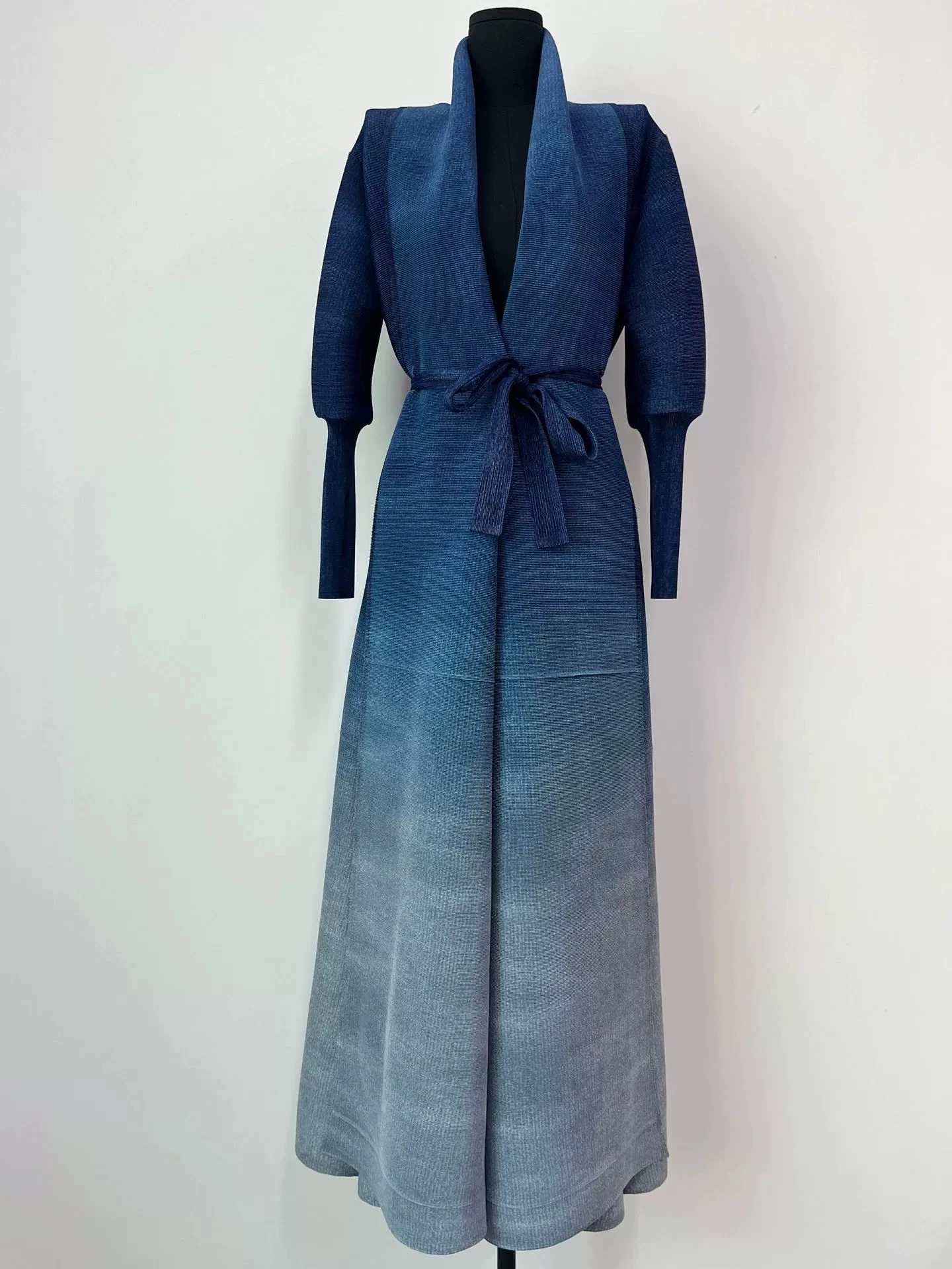 Plissee-Kleid High-End-2025, neue Damenbekleidung, große Größe, langärmeliger Quastenrock, Temperament, schlanke Kleidung – GZXX1020