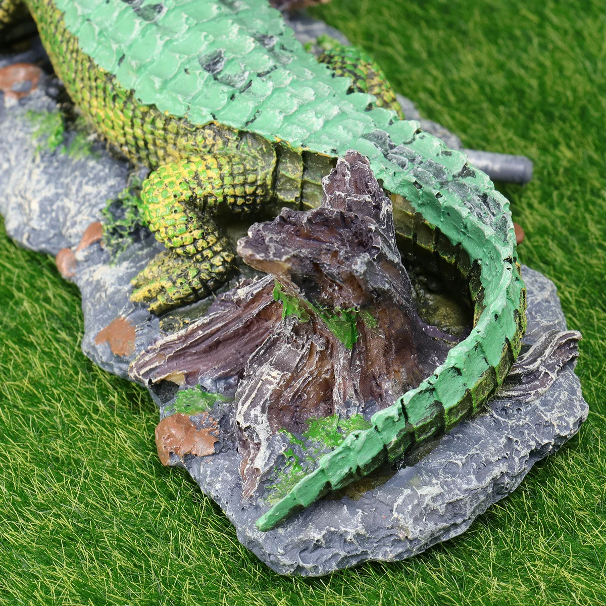 

1Pcs Simulated Crocodile Aquarium Ornament Resin Fish Tank Decoration Lifelike Aquatic Landscape Unique Environment Fish Safe