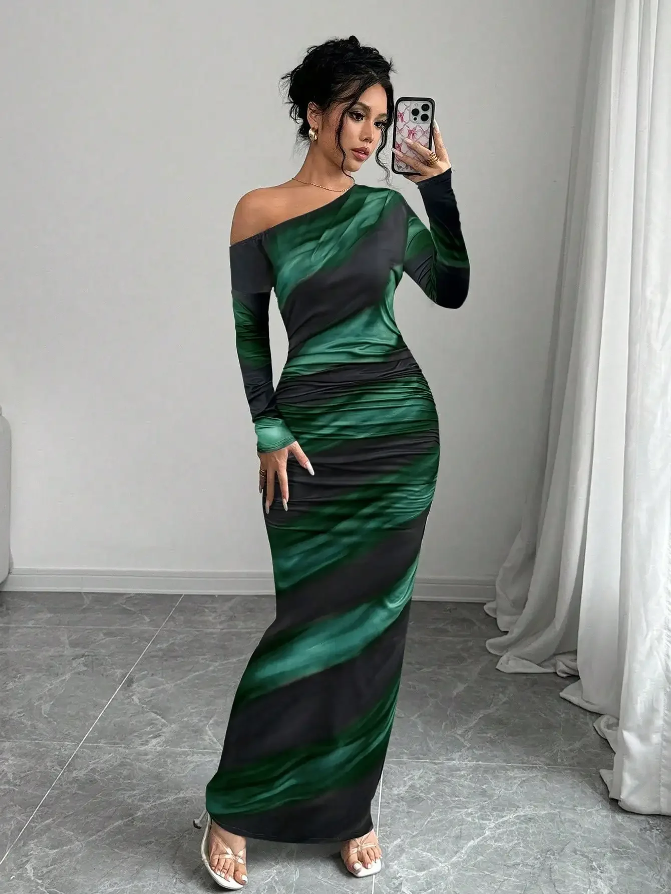 素敵な絞り染めプリントフリル非対称ネックライン長袖ニットボディコンドレスマキシ女性の衣装