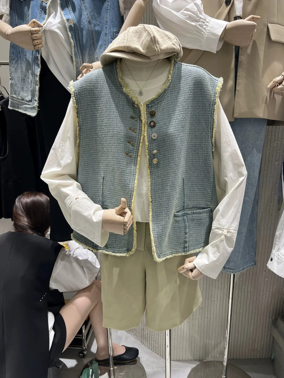 

Faionable Retro Denim Vest Top Women's round Ne Open Cardigan Vest Spring plus Size Clothing Versatile Sli Small Frag...