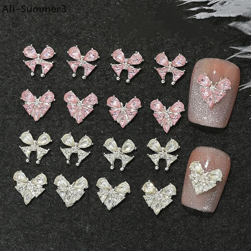 2PCS إكسسوارات الأظافر الرجعية مع الماس مطعمة تألق الزركون فراشة كبيرة الحب القلب الملونة الماس الحب سحر الأظافر