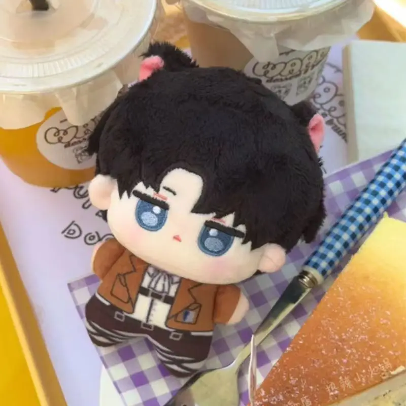 Peluche 10cm jeu Anime attaque sur Titan marchandise Levi Eren Yeager corps court peluche poupée jouet doux habiller coton enfant cadeau
