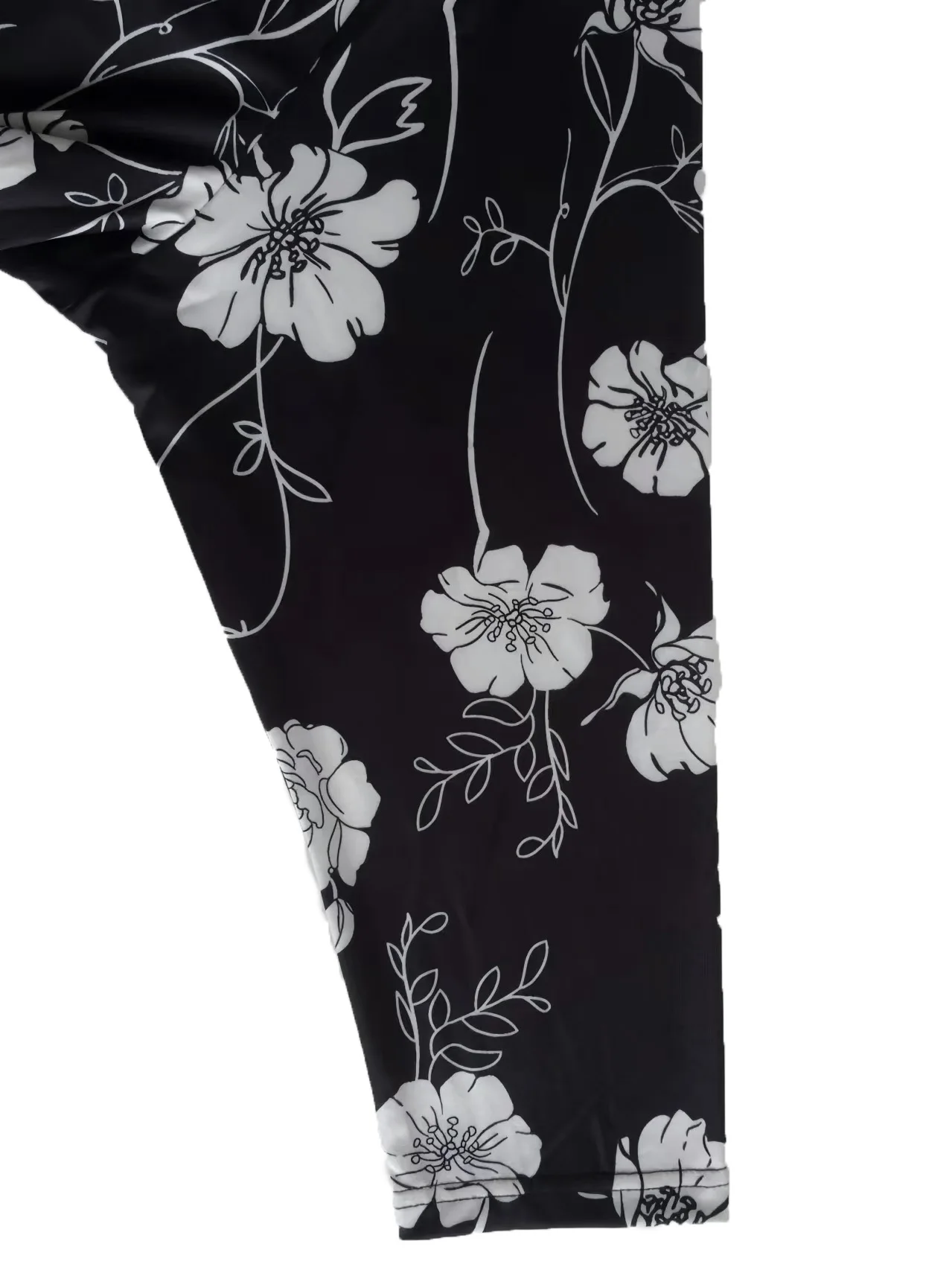 Camiseta solta de manga comprida com estampa floral casual e minimalista, roupas femininas de outono e inverno plus size