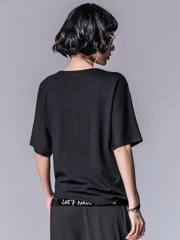 [EAM] Women Black Asymmetric Chiffon Pleated Big Size T-shirt New Round Neck Short Sleeve Fashion Spring Summer 2024 1DF4730