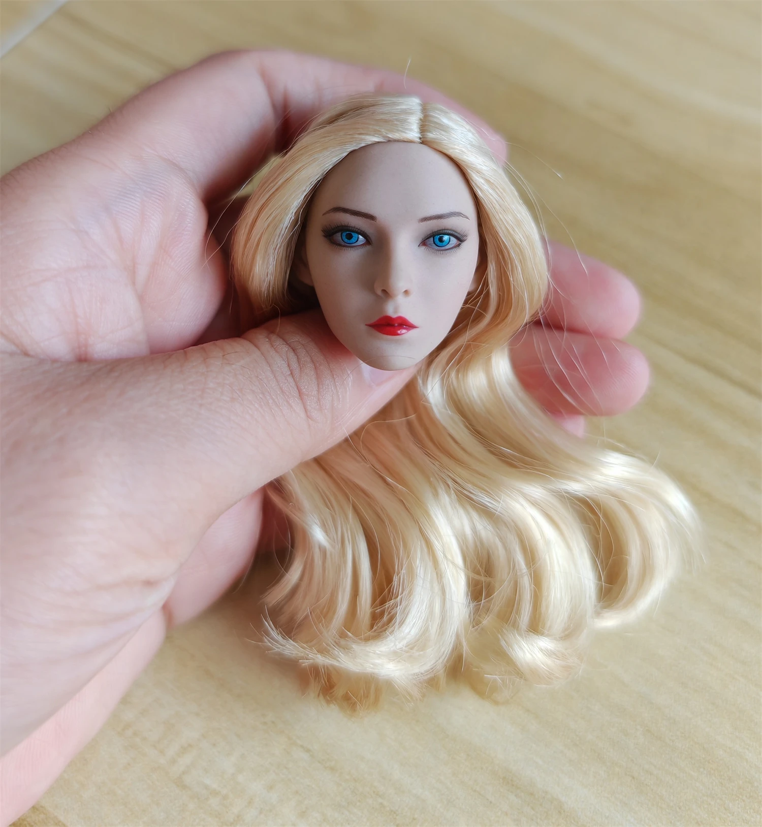 YMTOYS 1/6 파란 눈 유럽 소녀 머리 조각 모델 장난감, 선탄 페이스 핏, 12 인치 TB리그 피켄 액션 피규어