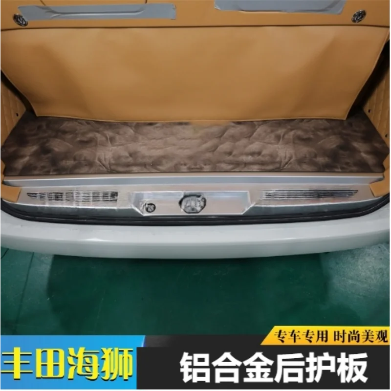 Suitable for 19-22 Toyota Sea Lion Rear Guard HIACE300 Tailgate Pedal Trunk Guard Modification