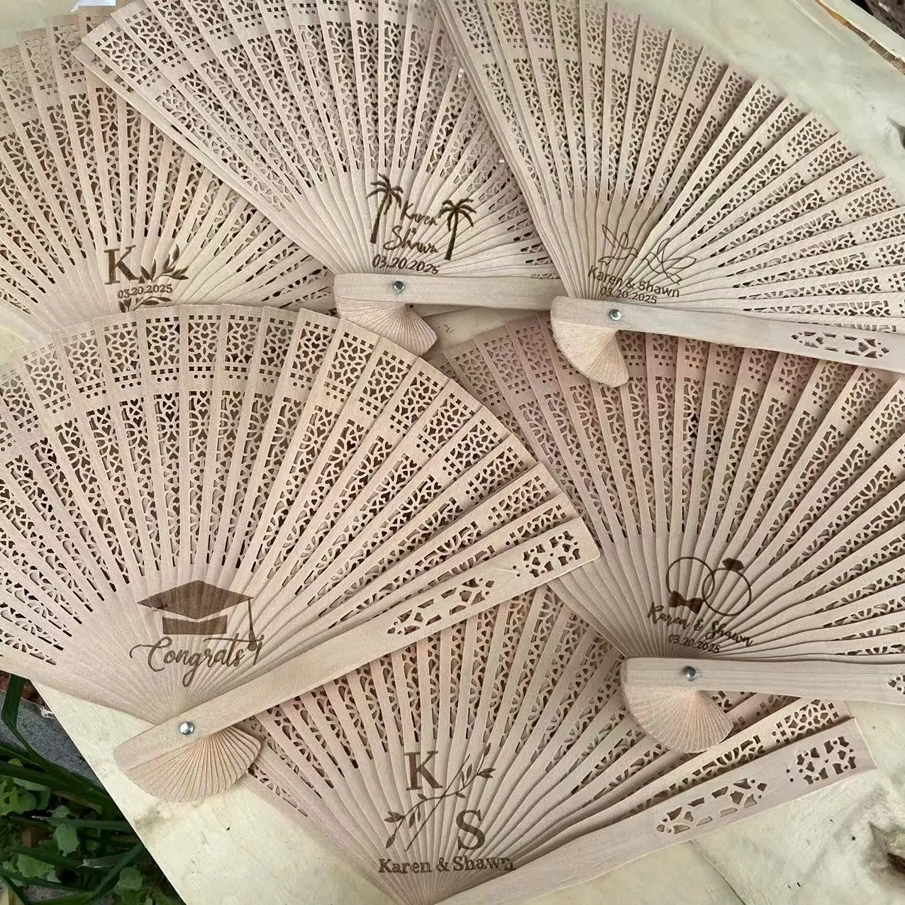 30Pcs Personalized Engraved Wood Folding Hand Fan Wooden Fold Fans Customized Wedding Party Gift Decor Bridal Shower Gift Favor