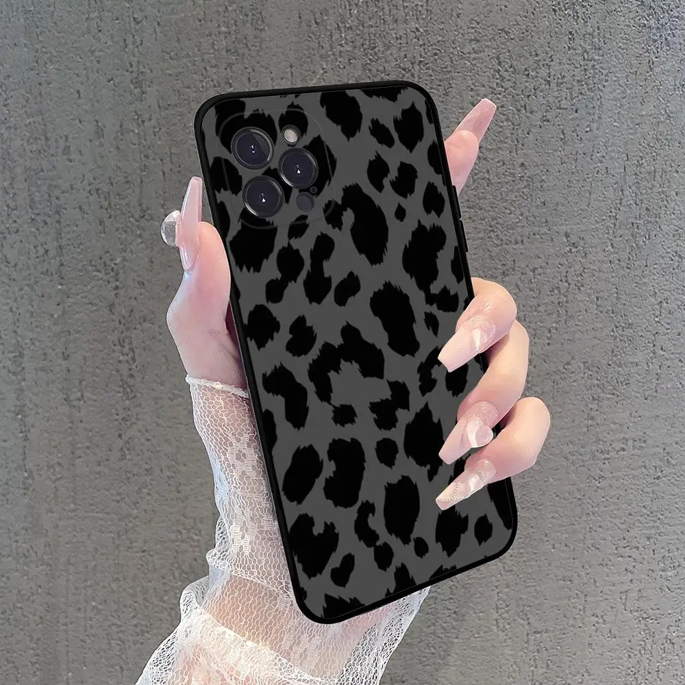 Leopard Print Black Phone Case For iPhone 15 14 11 12 13 Mini Pro XS Max Cover 7 8 Plus X XR Funda Shell