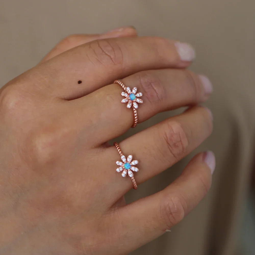 New Sale Blue Opal Jewelry Rose Gold Color Dainty Shiny Austrian Crystal Daisy Flower Ring Cute Girl Women Elegance Wedding Ring