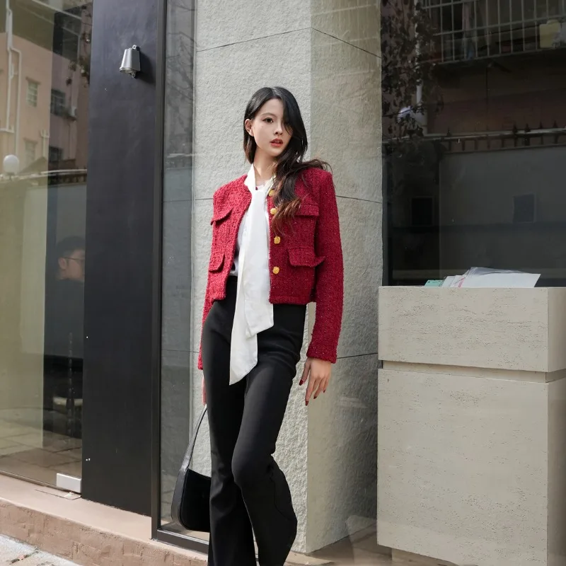 

Новая женская укороченная куртка на осень-зиму с высокой талией, изысканным блеском и нотками ароматности, модный тренд, высококачественный топ