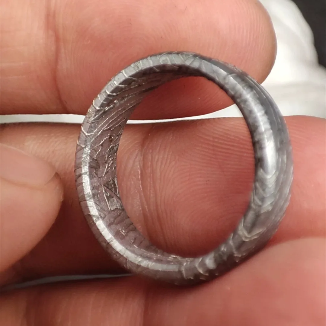 

Perfect Xinjiang Altay Iron Meteorite Ring 20 Yards Wide Ring Natural Meteorite Iron Material Sky Iron Ring