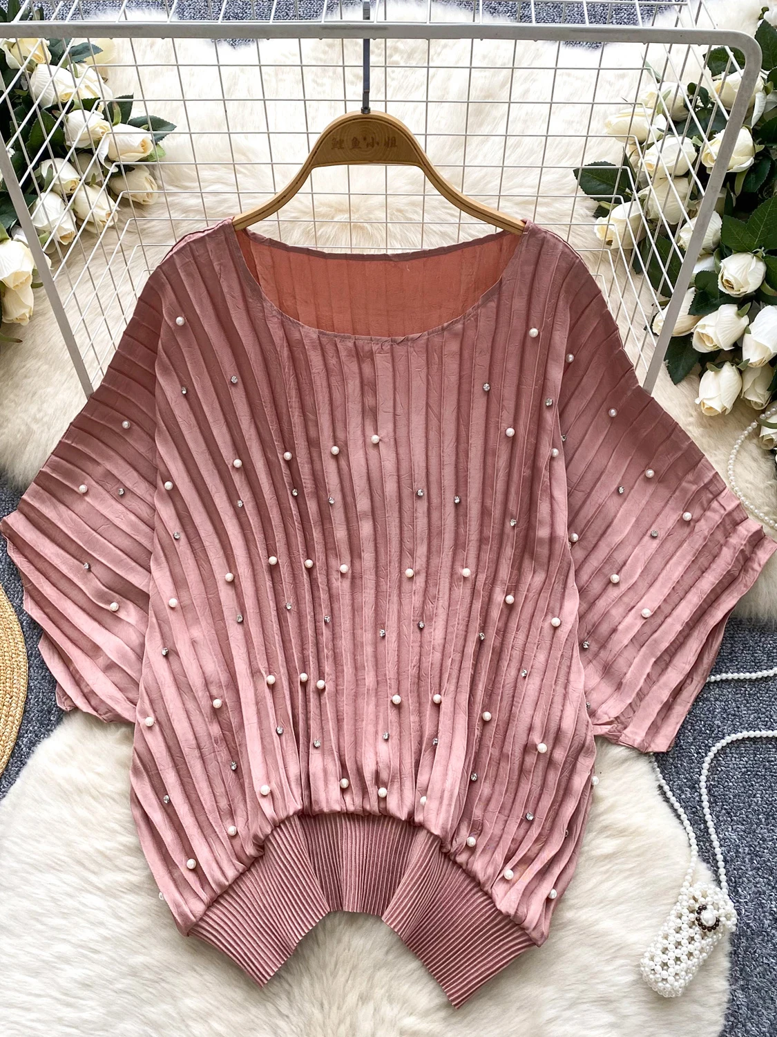 

Fashionable Heavy Bead round Neck Batwing Sleeve Pleated Top Women Summer Loose Casual Tshirt Korean Style Loose Fit Shirt
