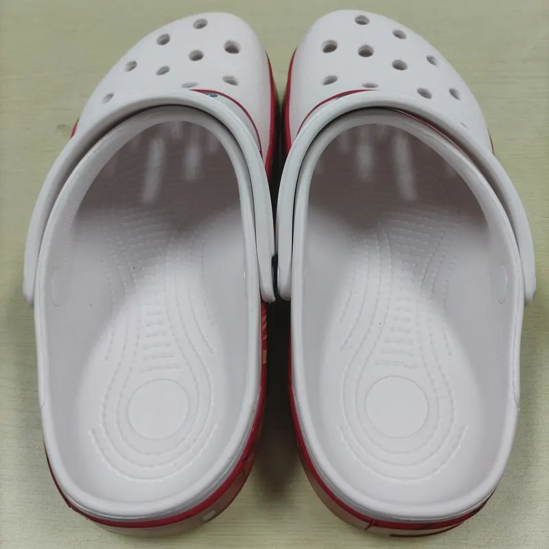 Nuevos zapatos de cueva parpadeantes Disney Lightning McQueen, zapatillas creativas suaves y transpirables con personalidad a la moda para estudiantes, regalo de vacaciones