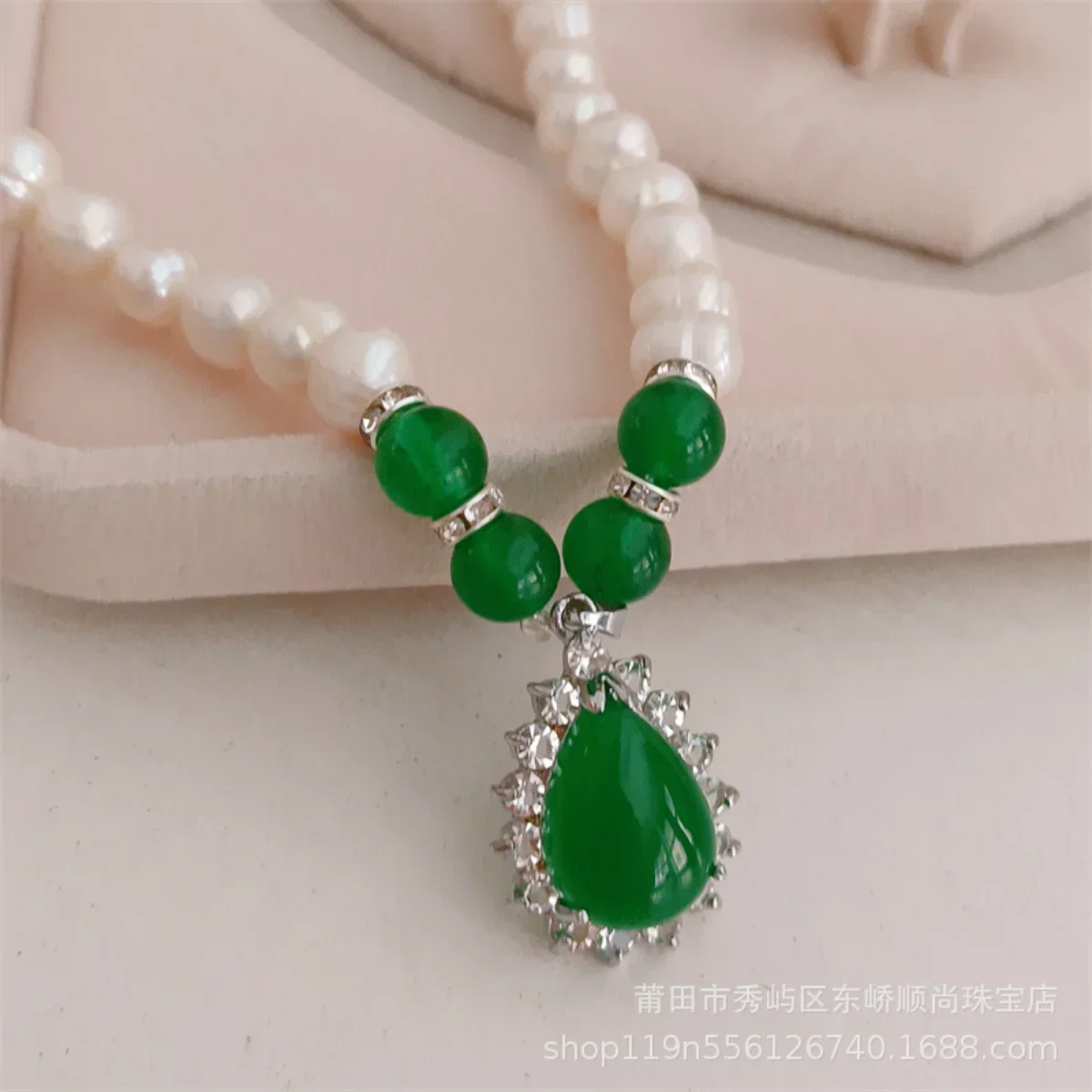 8-9mm Near Round White Natural Freshwater Pearl Necklace Red/Green Waterdrop Chalcedony Bracelet Earrings for Mother Jewelry Set