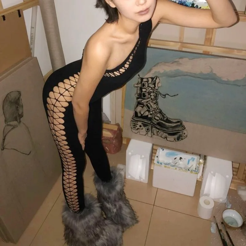 

Hot Girls Tight Fitting Slimming Bottom Jumpsuit Sexy Streetwear Slanted Shoulder Hollow Sleeveless Jumpsuit Punk Personality