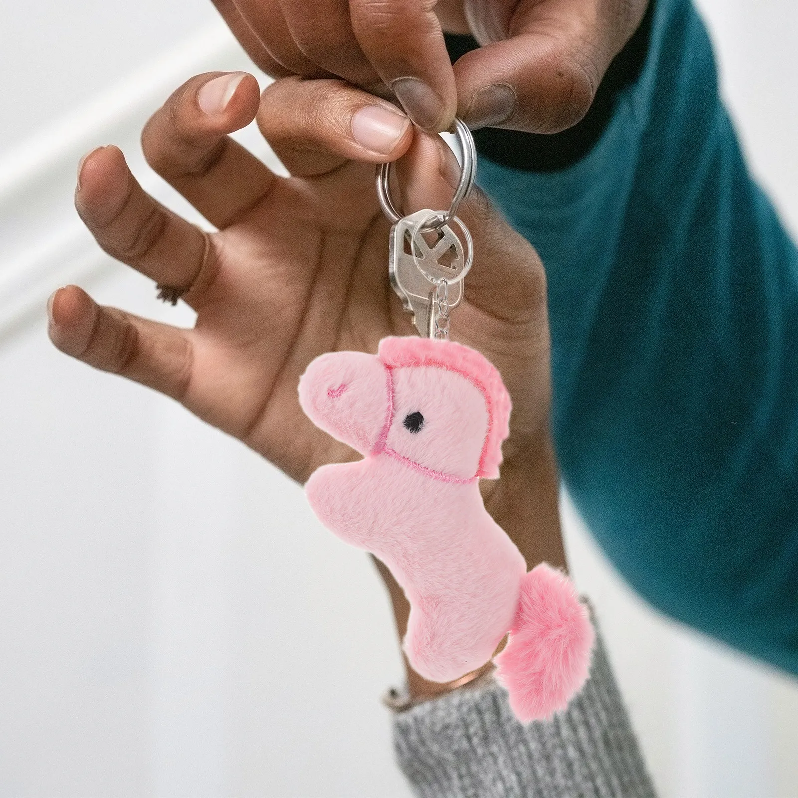 3Pcs Horse Keychain Set 2026 Chinese New Year Zodiac Charm Soft Stuffed Animal Keyring for Bag Backpack Purse Car Keys Handbag