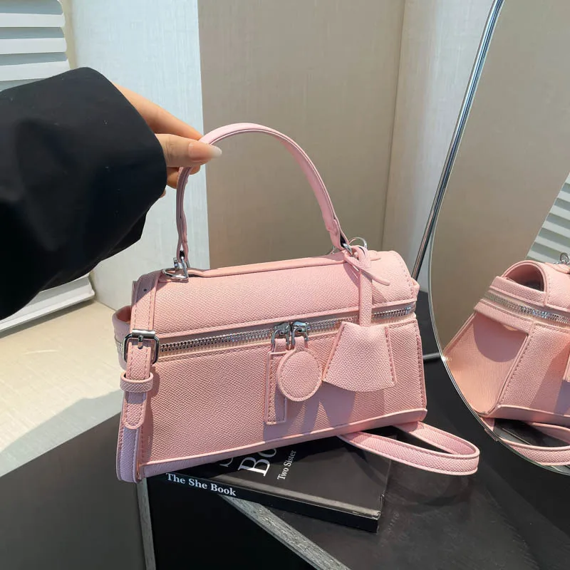 

Модная сумка-бокс для обеда 2025 года, шикарный квадратный кошелек для женщин, универсальная сумка-тоут с верхней ручкой, повседневная сумка через плечо, минималистичная пригородная сумка ​