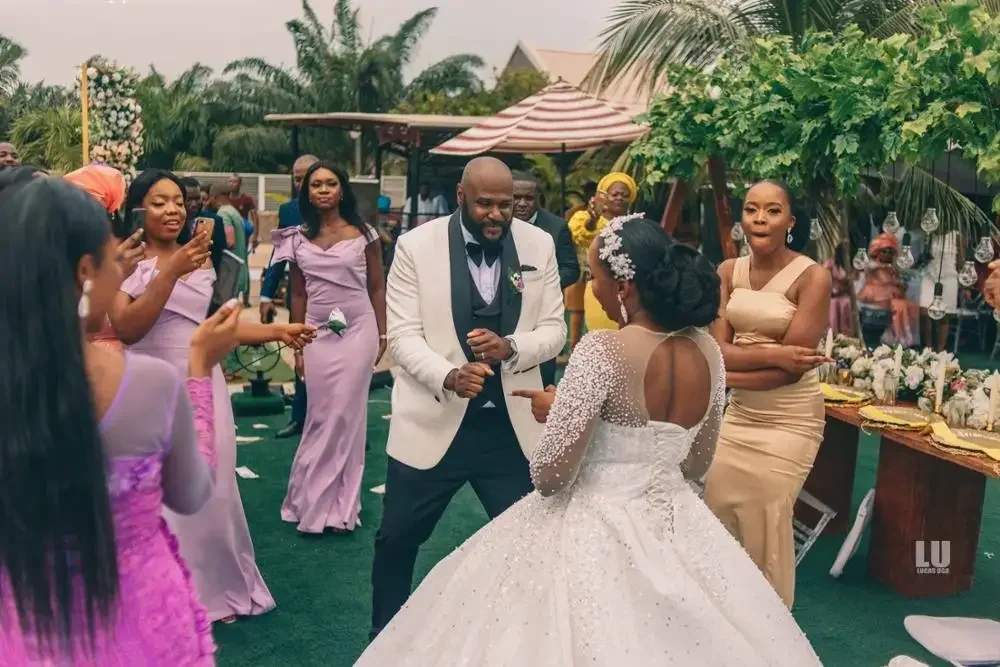 Vestido De novia personalizado con perlas brillantes, vestido De novia con ilusión De manga larga, Vestidos De novia con corsé con espalda abierta