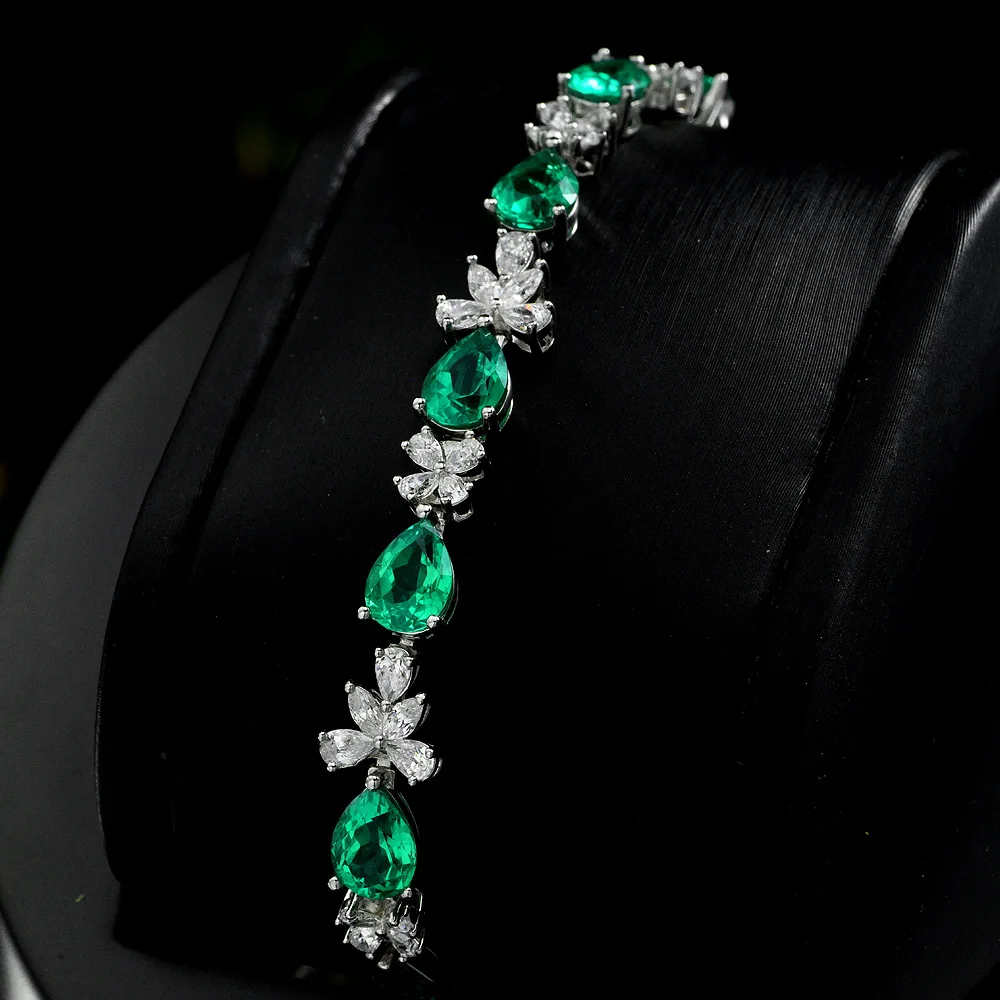 

New S925 Silver Water Drop 2ct Ancestral Green 6 * 8 Full Diamond Fashion Light Luxury Niche Handmade Wedding Jewelry