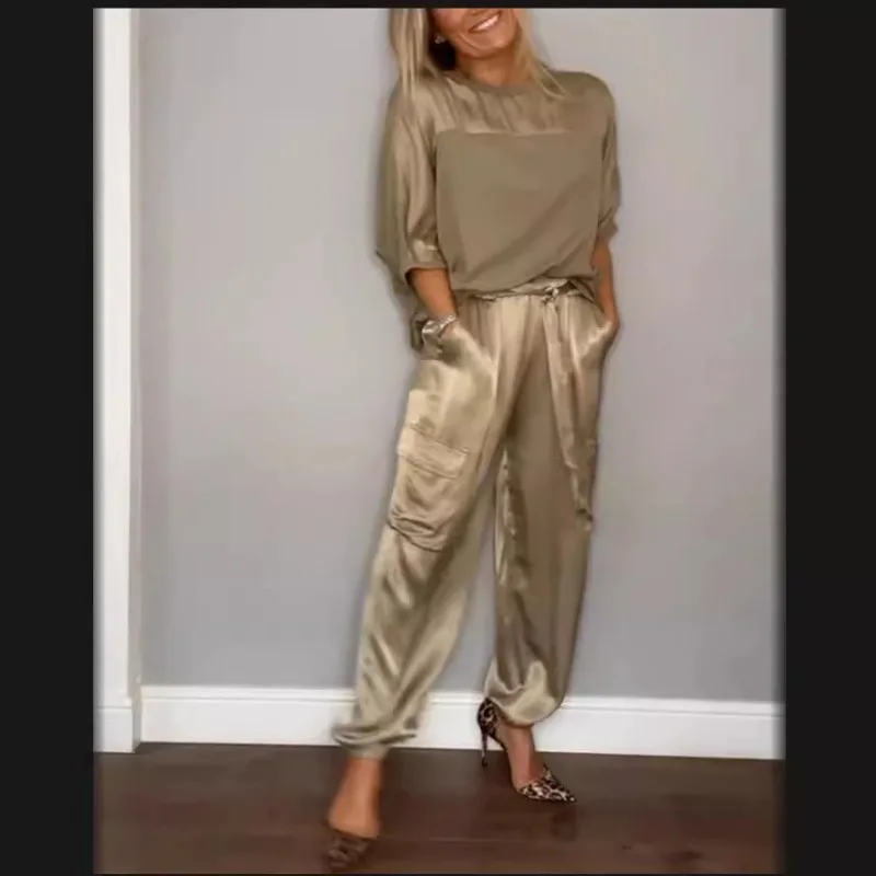 

Women's Clothing Set with Smooth Satin Upper, Fashionable and Casual Spring New Style