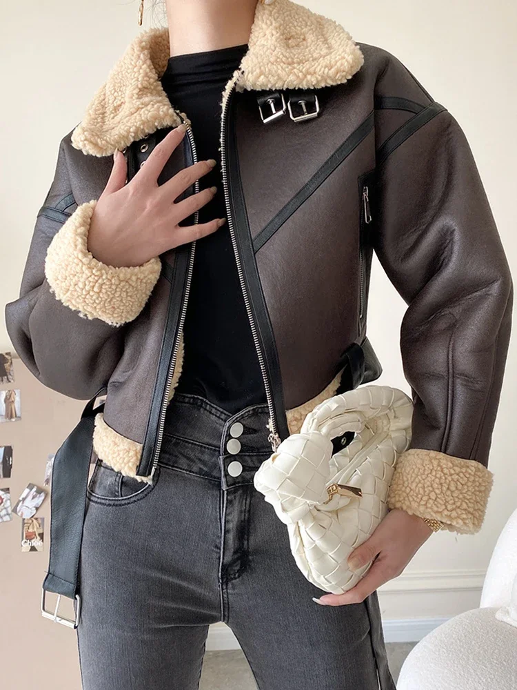 2025 Otoño Invierno mujer Retro suelto grueso cálido imitación piel de cordero abrigo ropa de calle femenina empalmado cremallera cinturón chaqueta prendas de vestir
