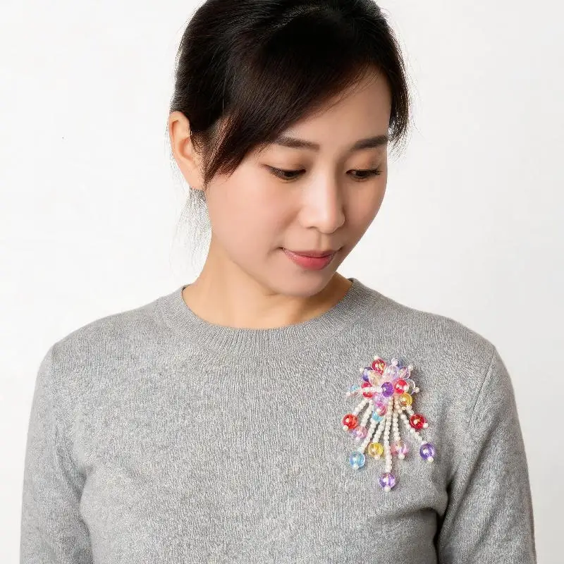 Bunte Perlen-Haarspange mit Kunstperlen-Quasten und schillerndem Design für den täglichen Gebrauch und Party-Haarstyling. – Detail 2