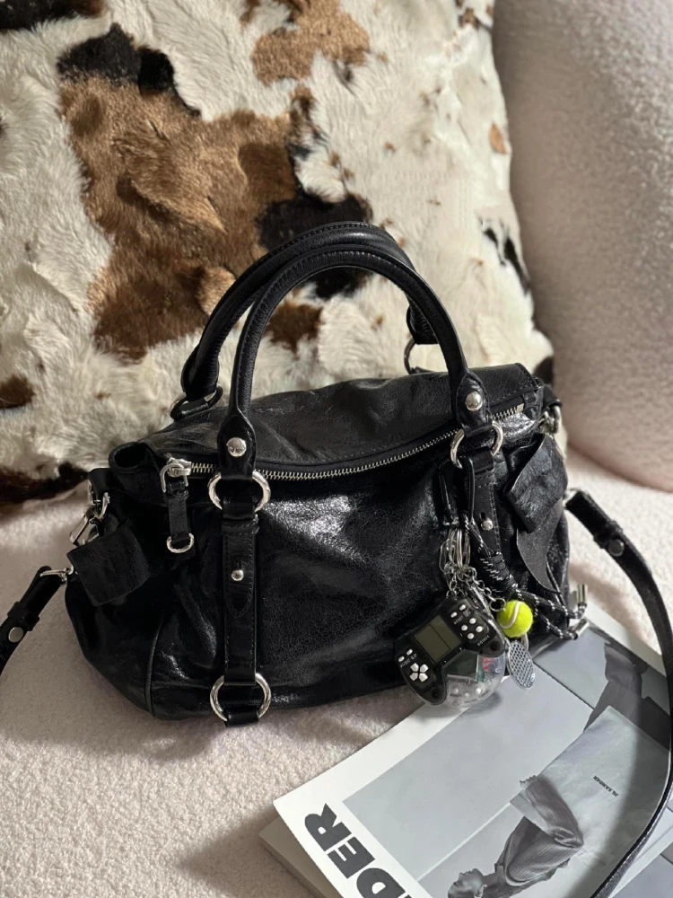 

Modern ex Large Capaci Motorcycle Sle Crossbody Bag Rivet Design Commuter oulder Bag Faionable Trendy Handbag