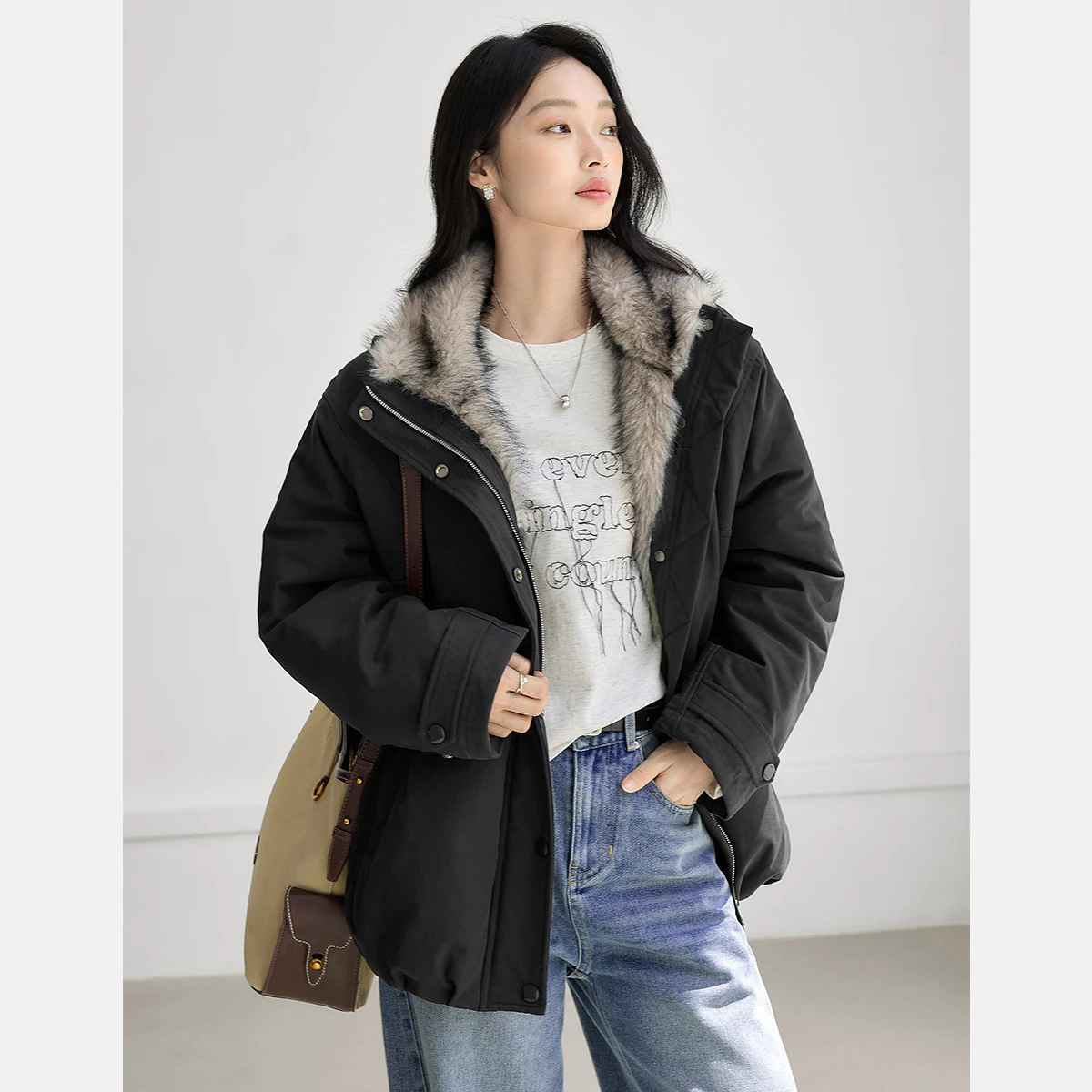 Cappotto corto da donna con silhouette di boccioli di fiori retrò, nuovo stile invernale 2025, fodera in pelliccia di coniglio sintetica di fascia alta, pelliccia ecologica