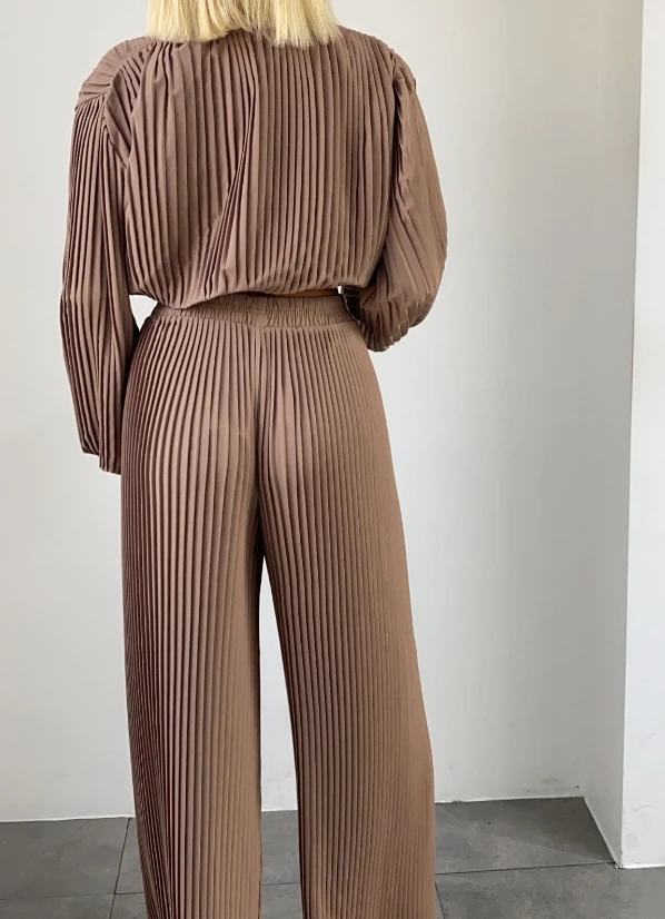 Fashion 2PC for Woman 2023 New Casual Autumn Elegant Temperament V Neck Pleated Bubble Sleeve Short Top Wide Leg Pants Set