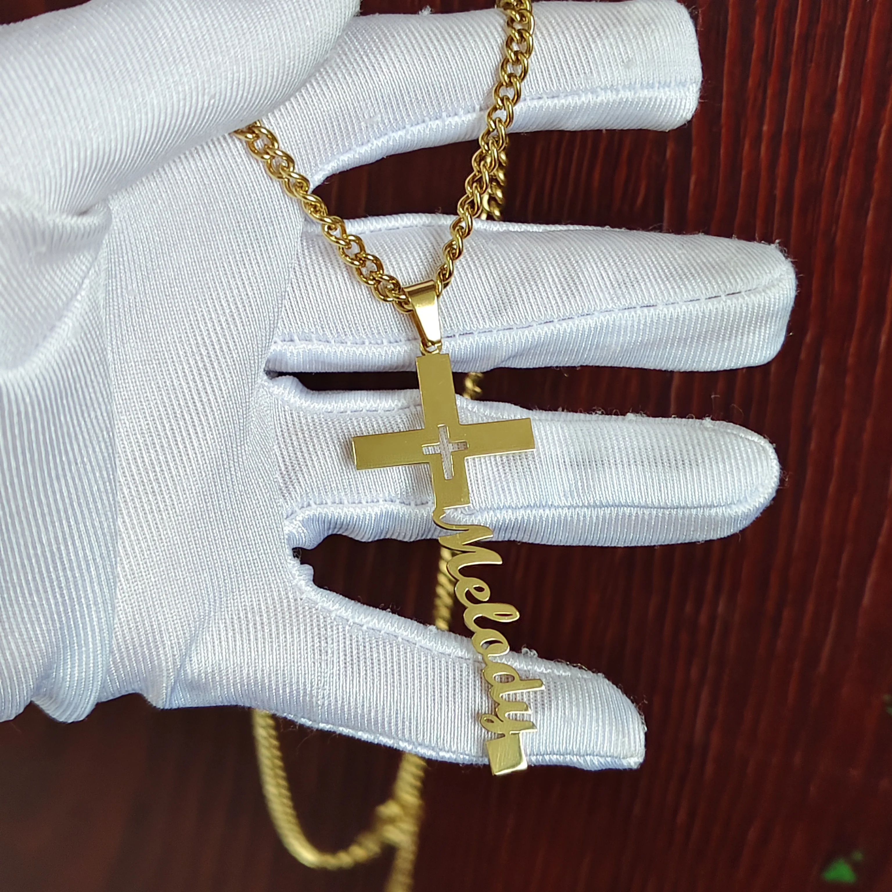 DHQH Neue Großhandel Angepasst Name Kreuz Halskette Personalisierte Brief Kreuz Muster Halskette Valentinstag Geschenk Für Sie/uh